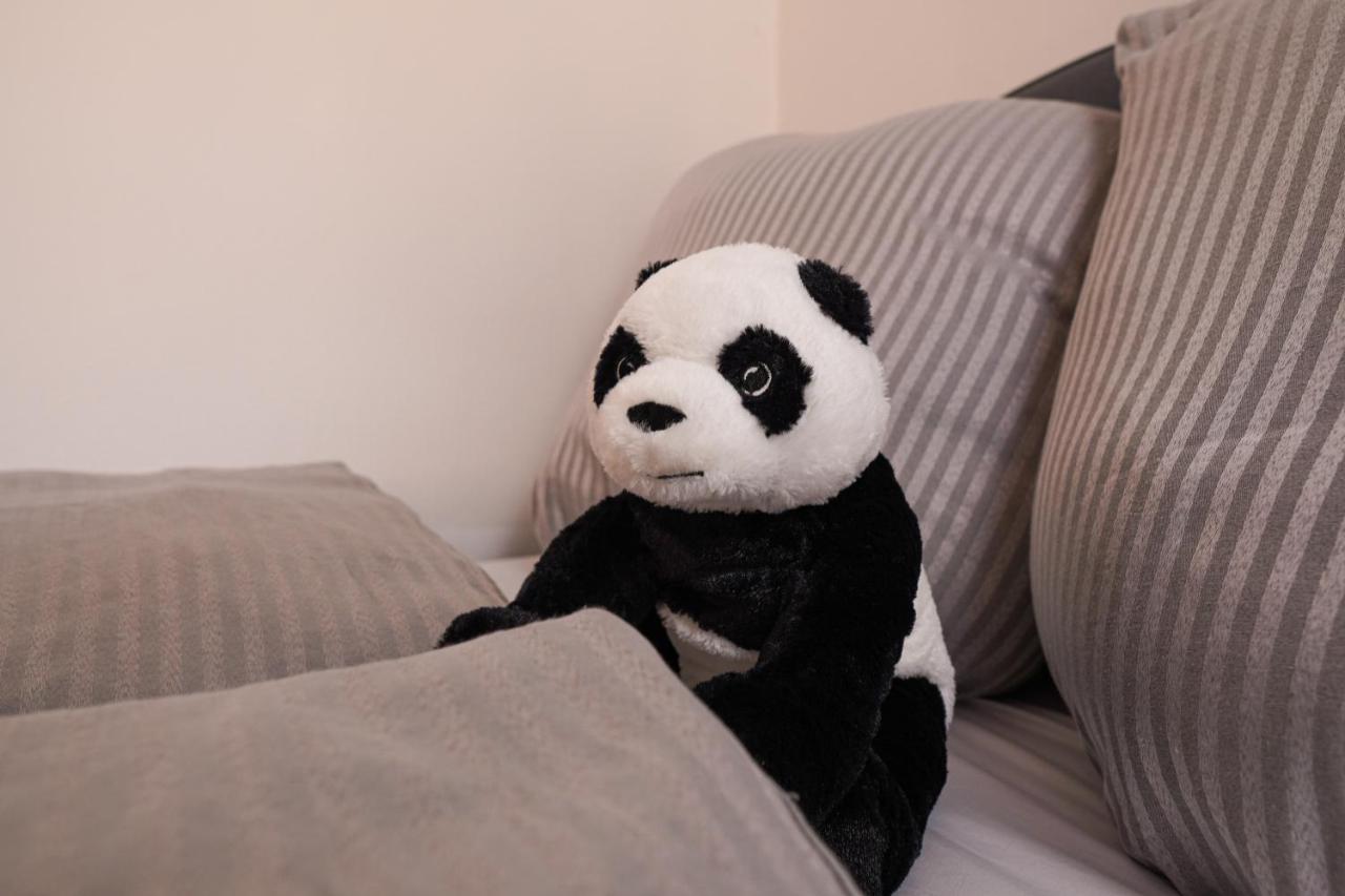 Fullhouse - Halle - T28 - Panda Apartment Buitenkant foto