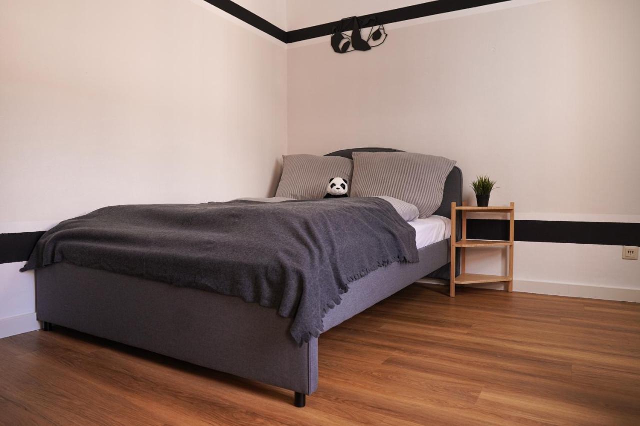 Fullhouse - Halle - T28 - Panda Apartment Buitenkant foto